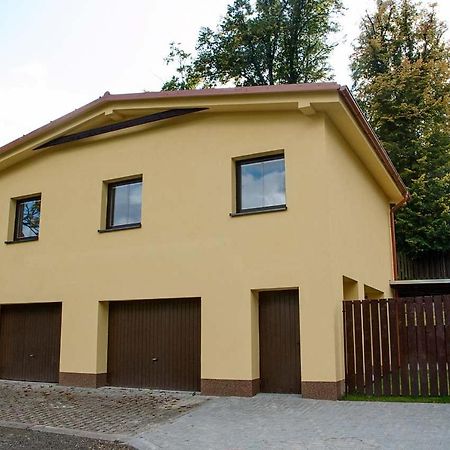 Apartmany Nad Parkem Broumov Luaran gambar
