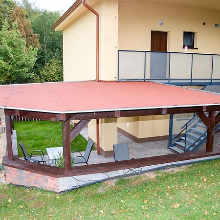 Apartmany Nad Parkem Broumov Luaran gambar