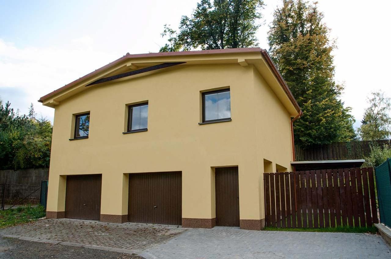 Apartmany Nad Parkem Broumov Luaran gambar