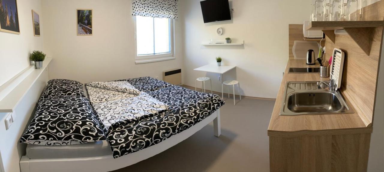 Apartmany Nad Parkem Broumov Luaran gambar