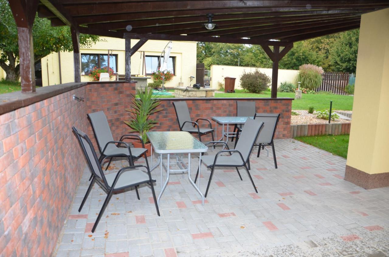 Apartmany Nad Parkem Broumov Luaran gambar