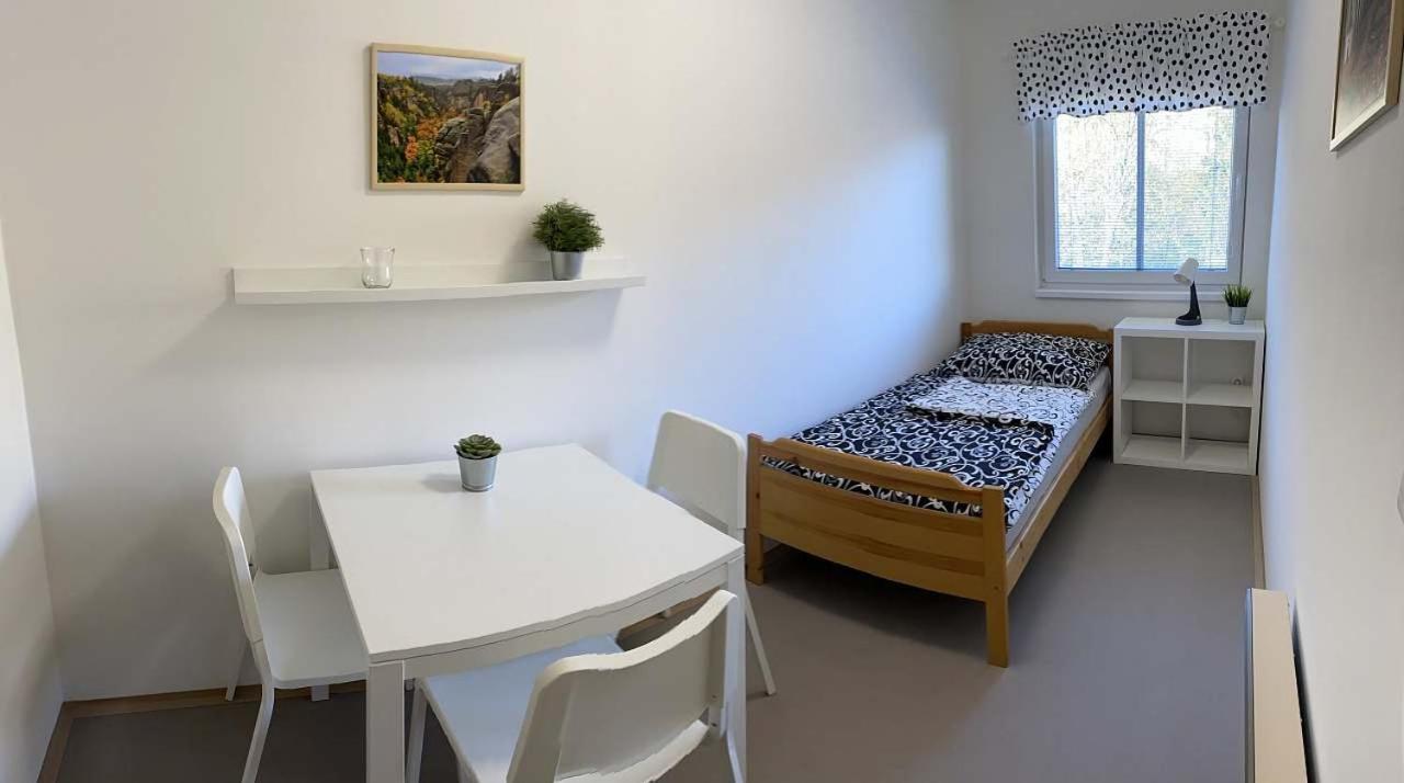Apartmany Nad Parkem Broumov Luaran gambar